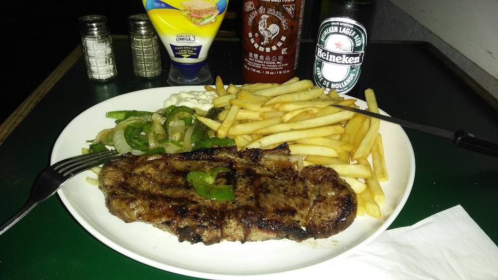 Mapleleaf Sports Bar & Grill | restaurant | 828 Danforth Ave, Toronto, ON M4J 1L6, Canada | 4164660521 OR +1 416-466-0521