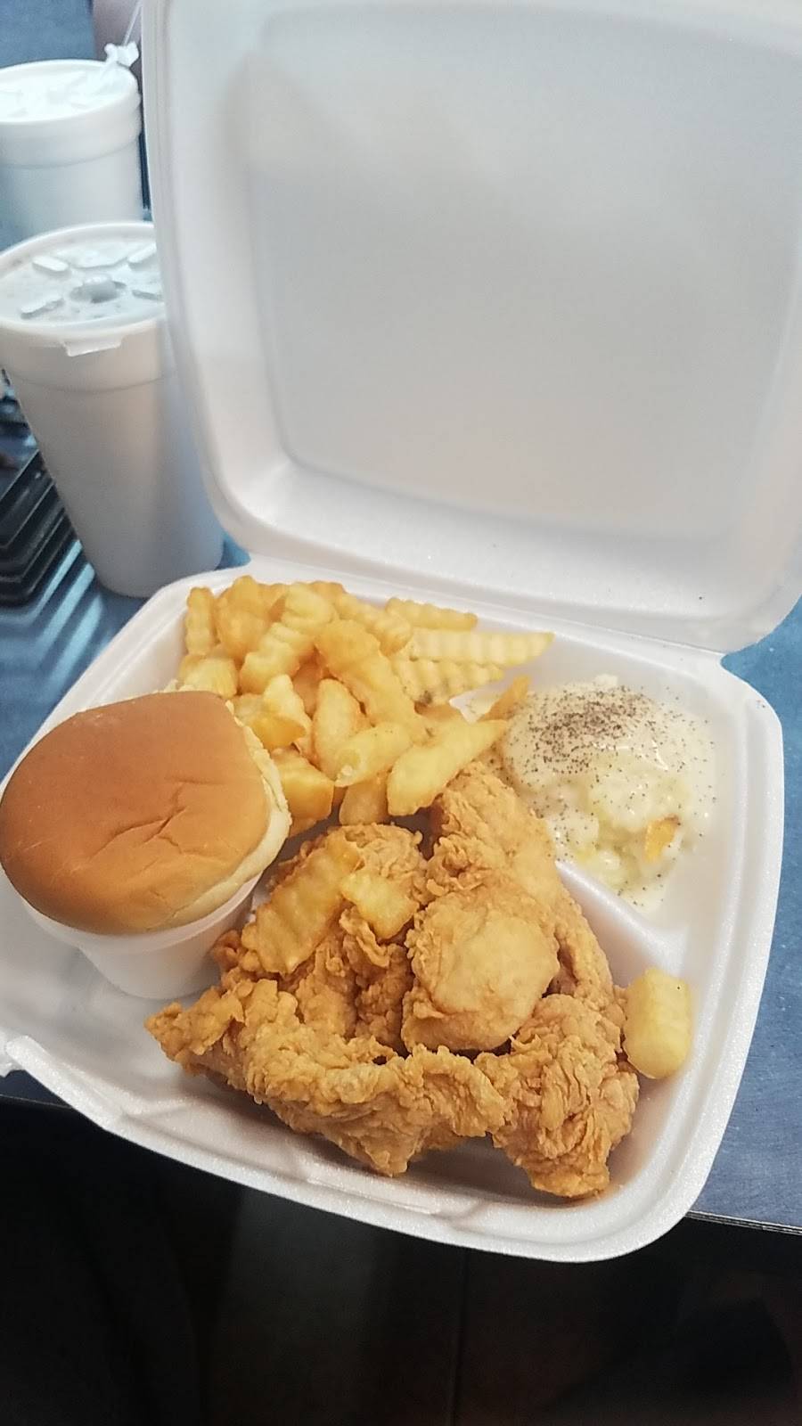 Lisas Chicken | restaurant | 1201 E Berry St, Fort Worth, TX 76110, USA | 8179271770 OR +1 817-927-1770