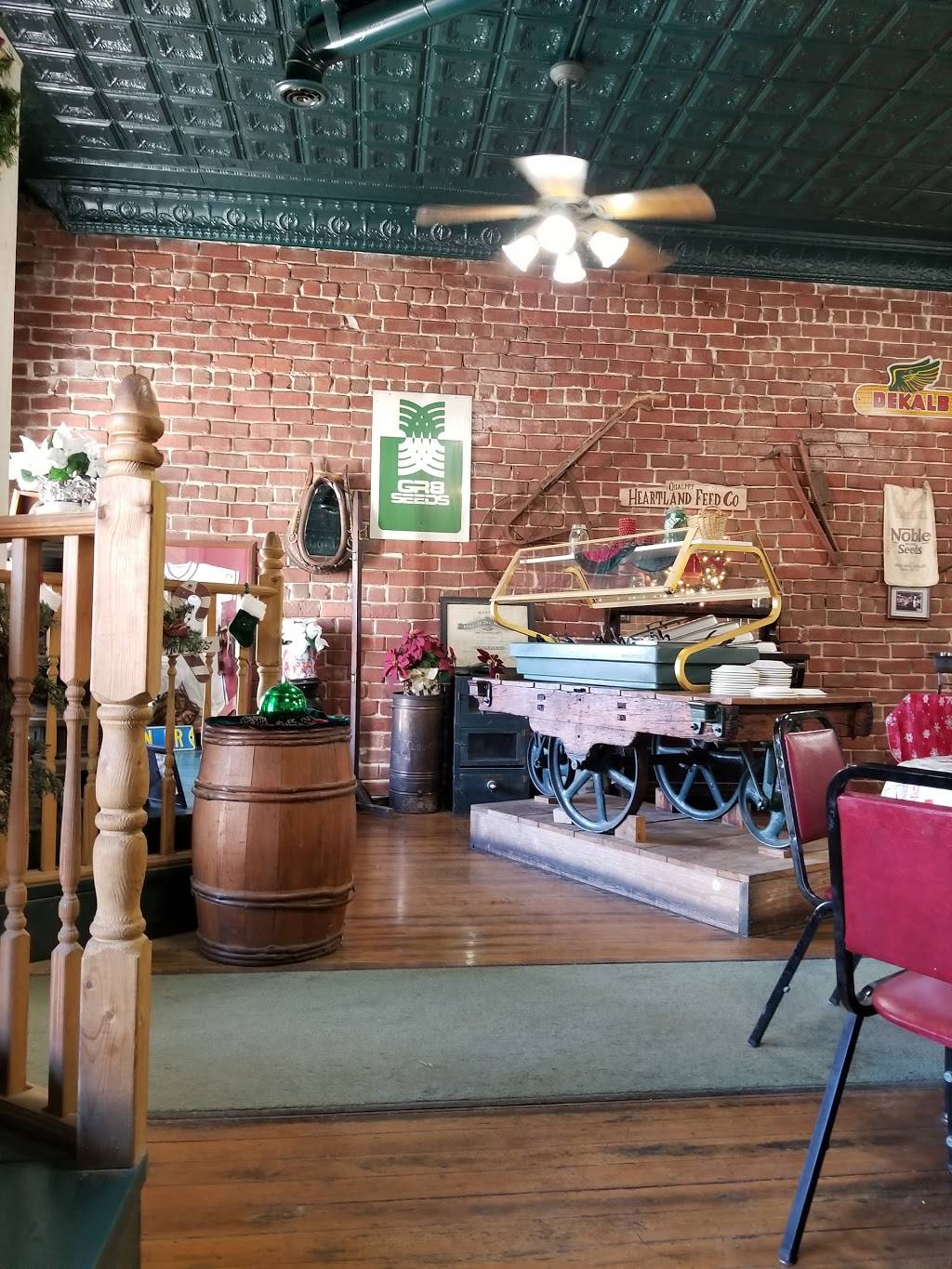 Feed Store Cafe & Catering | restaurant | 316 Main St, Maquon, IL 61458, USA | 3098753010 OR +1 309-875-3010