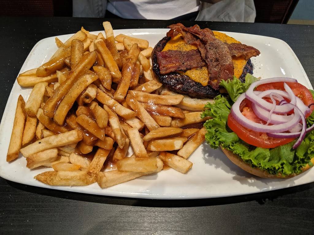 Caseys Grill Bar | restaurant | 1120 Victoria St N, Kitchener, ON N2B 3T2, Canada | 5197456125 OR +1 519-745-6125