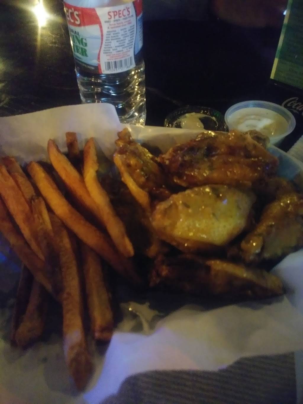 Chiefs Sports Grill | restaurant | 104, 806 Atlas Ave, Killeen, TX 76542, USA | 2546992299 OR +1 254-699-2299