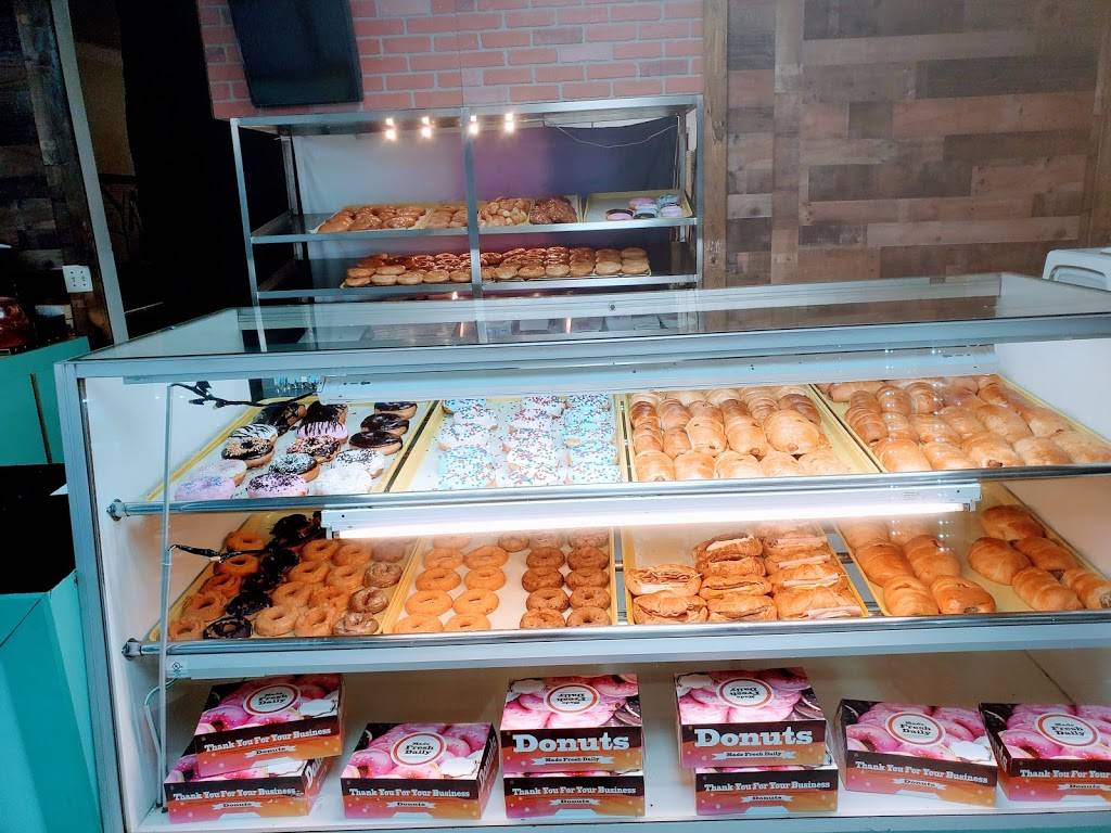 Donuts West Mount | restaurant | 1429 W Mt Houston Rd, Houston, TX 77088, USA | 3467735380 OR +1 346-773-5380