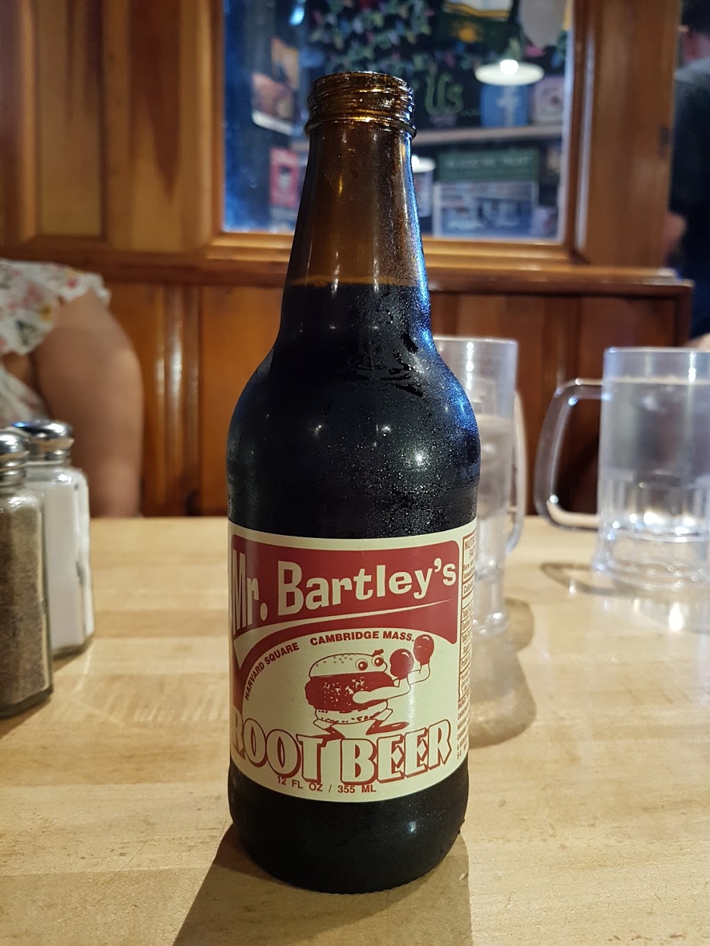 Mr. Bartleys Burger Cottage | restaurant | 1246 Massachusetts Ave, Cambridge, MA 02138, USA | 6173546559 OR +1 617-354-6559