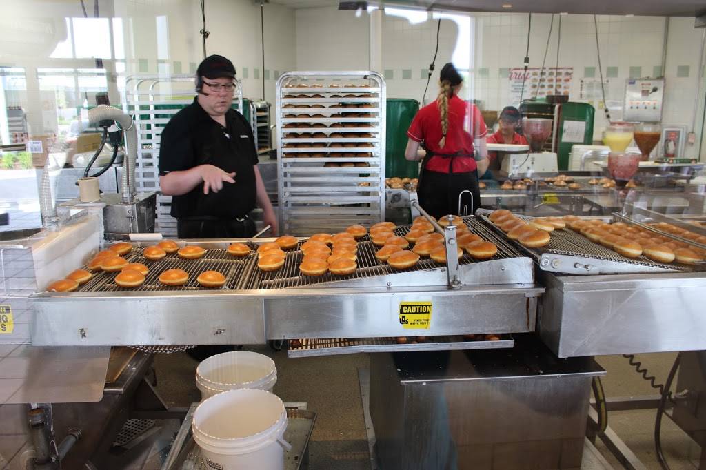 Krispy Kreme | bakery | 7777 E Central Ave, Wichita, KS 67206, USA | 3166183688 OR +1 316-618-3688