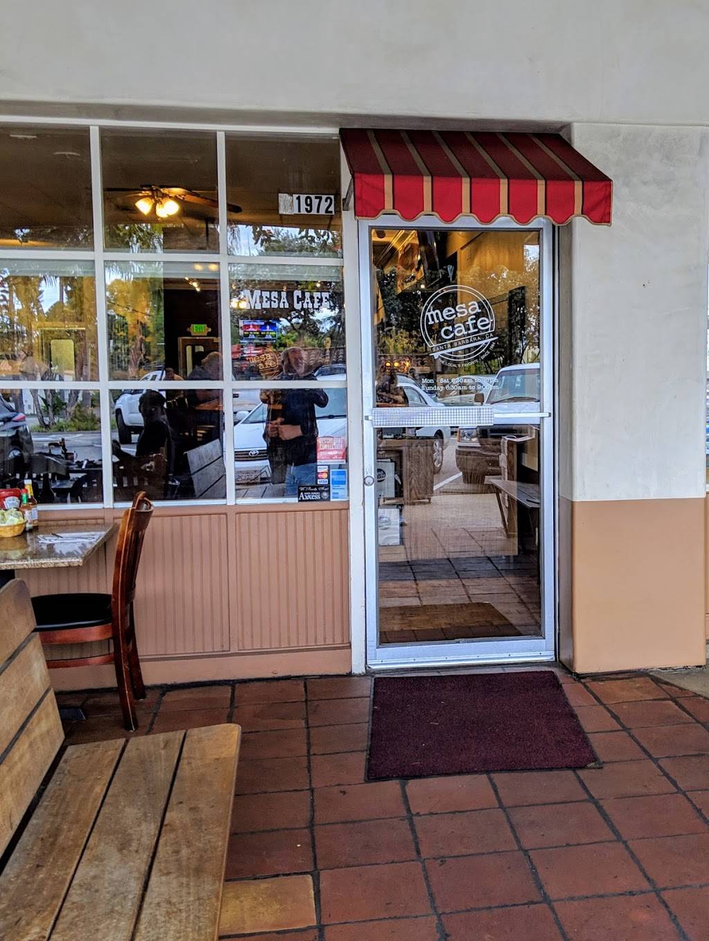 Mesa Cafe & Bar | restaurant | 1972 Cliff Dr, Santa Barbara, CA 93109, USA | 8059665303 OR +1 805-966-5303