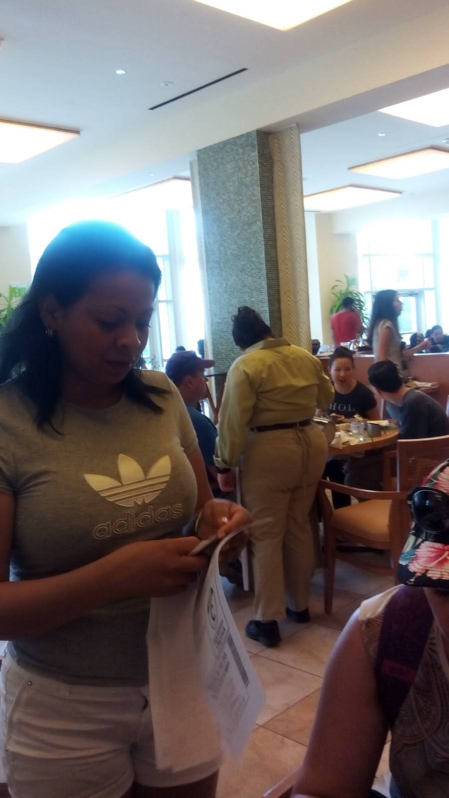 The Bistro | restaurant | 6001 Destination Pkwy, Orlando, FL 32819, USA | 4073134300 OR +1 407-313-4300