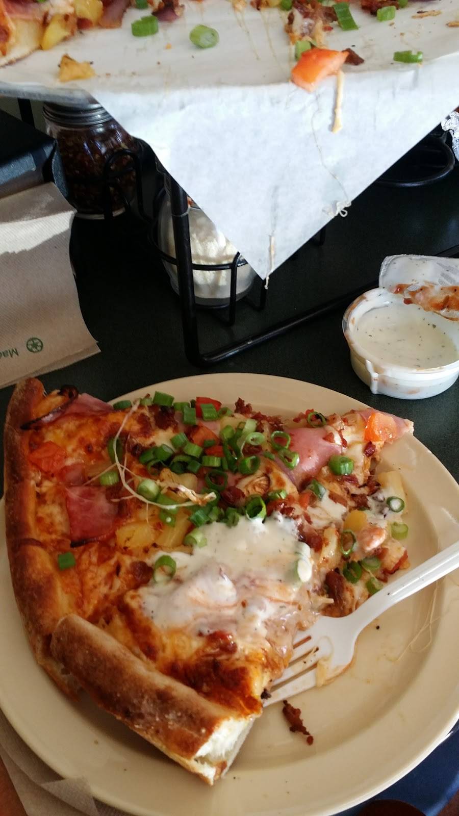 Round Table Pizza | meal delivery | 20519 Devonshire St, Chatsworth, CA 91311, USA | 8183499222 OR +1 818-349-9222