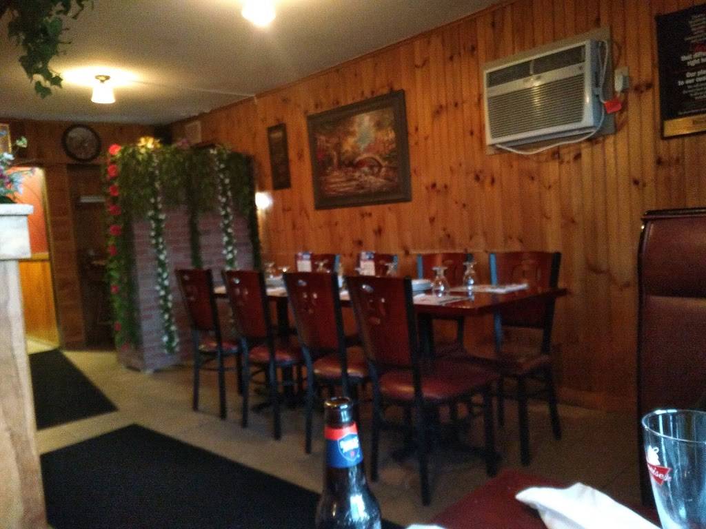 Fratellis Restaurant & Pizza | restaurant | 8 S Main Rd, Otis, MA 01253, USA | 4132694900 OR +1 413-269-4900