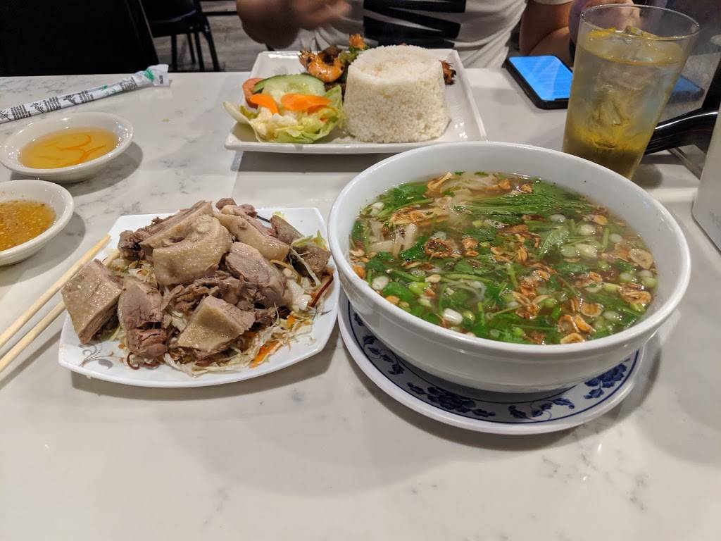 Saigon Chicken House | restaurant | 223 Adams St, Dorchester, MA 02122, USA | 6174368888 OR +1 617-436-8888