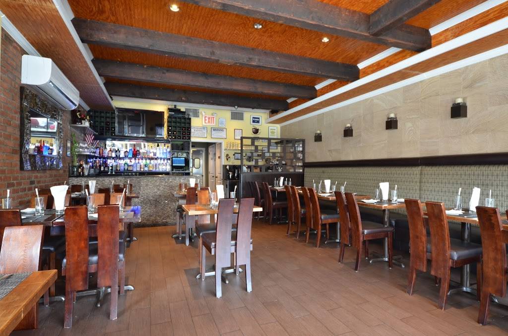 Nicks Bistro | restaurant | 104-20 Metropolitan Ave, Forest Hills, NY 11375, USA | 7185446425 OR +1 718-544-6425