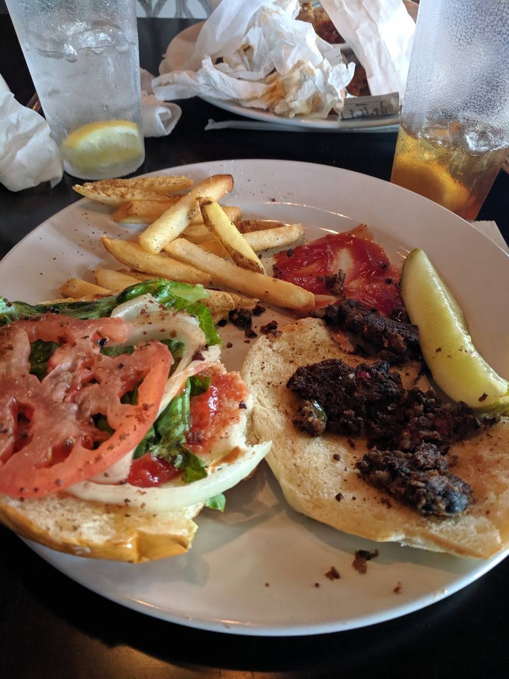 Valley Mall Family Diner | restaurant | 17276 Valley Mall Rd, Hagerstown, MD 21740, USA | 2402672238 OR +1 240-267-2238