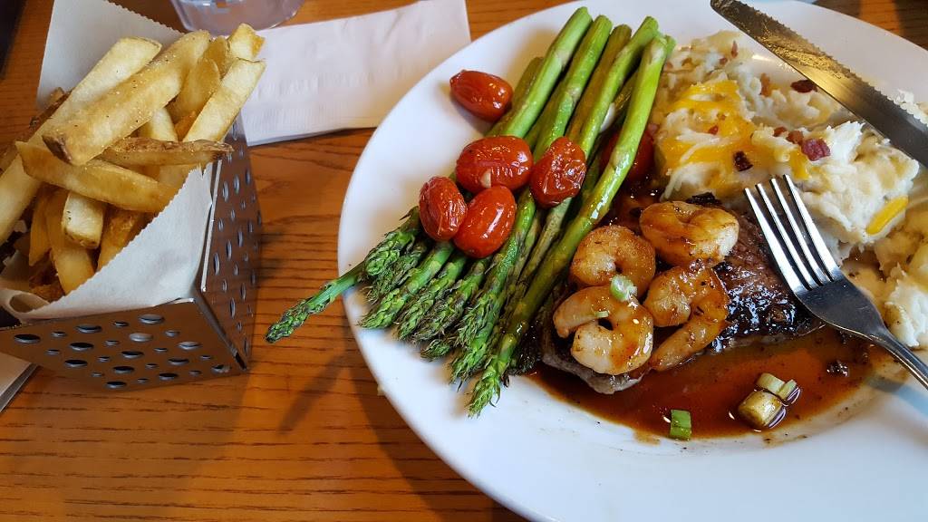 Chilis Grill & Bar | restaurant | 3075 S 5600 W, West Valley City, UT 84120, USA | 8019672655 OR +1 801-967-2655