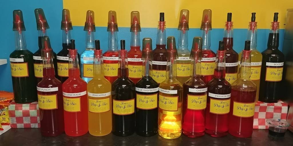 Jerries Dogs & More | restaurant | 1003 Essington Rd, Joliet, IL 60435, USA | 8156661196 OR +1 815-666-1196