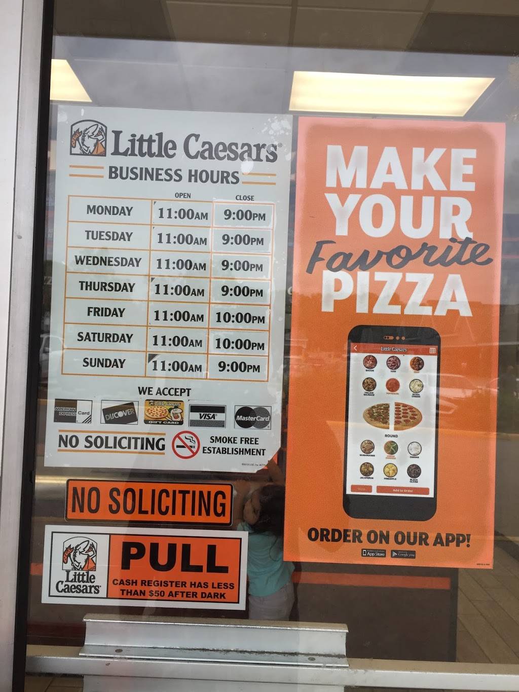 Little Caesars Pizza | meal takeaway | 12419 Hedges Run Dr, Lake Ridge, VA 22192, USA | 5712855539 OR +1 571-285-5539