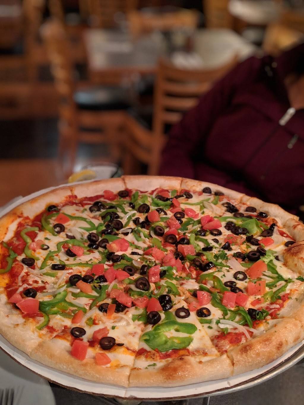 Deweys Pizza | meal takeaway | 559 North and South Rd, University City, MO 63130, USA | 3147263434 OR +1 314-726-3434