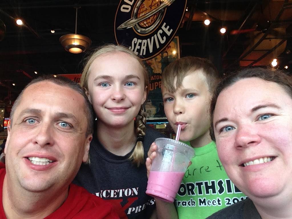 Zoes Pizzeria | restaurant | 604 E Main St, Waunakee, WI 53597, USA | 6088497900 OR +1 608-849-7900