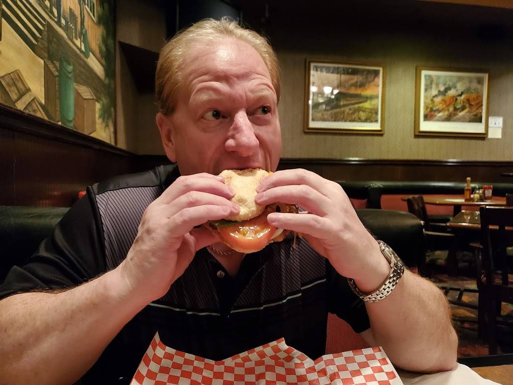 Magoo’s Bar and Grill | restaurant | 4045 S Buffalo Dr # A110, Las Vegas, NV 89147, USA | 7022480200 OR +1 702-248-0200