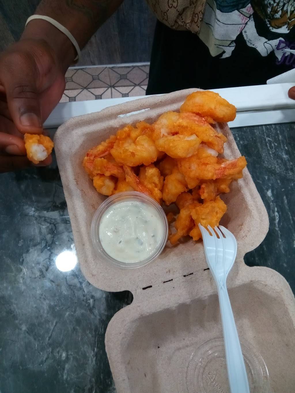 New york fish house crispy chicken | restaurant | 155 E 170th St, The Bronx, NY 10452, USA | 3479188677 OR +1 347-918-8677