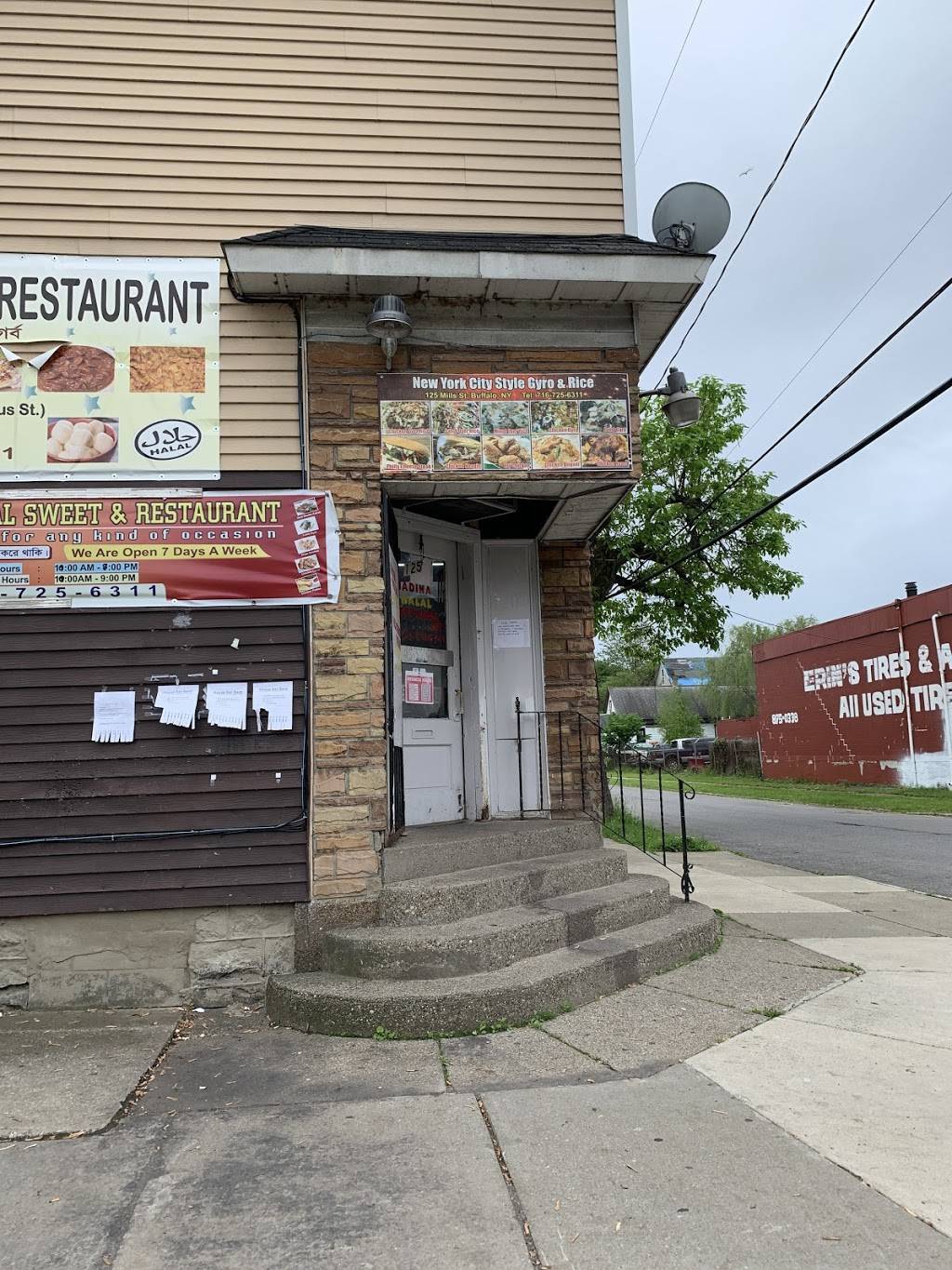 Madina Halal Sweets & Restaurant | restaurant | 125 Mills St, Buffalo, NY 14212, USA | 7167256311 OR +1 716-725-6311