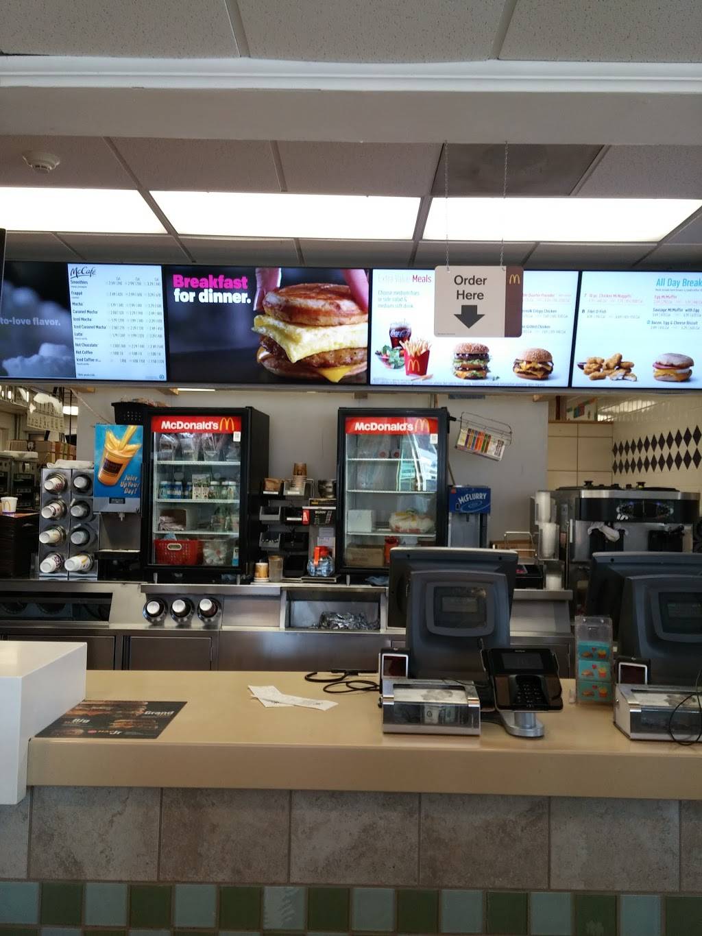 McDonalds | cafe | 43 Main St, North Reading, MA 01864, USA | 9786640008 OR +1 978-664-0008