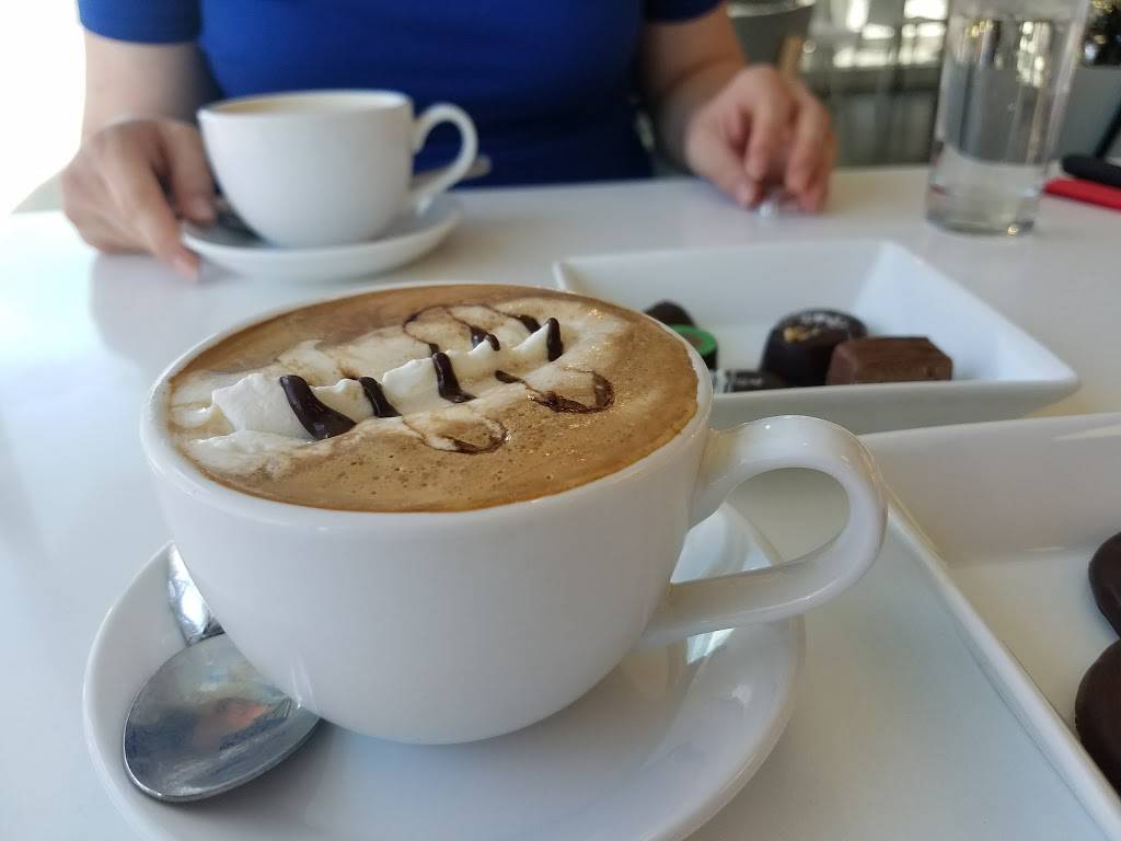 Andrés Confiserie Suisse | restaurant | 5018 Main St, Kansas City, MO 64112, USA | 8165613440 OR +1 816-561-3440