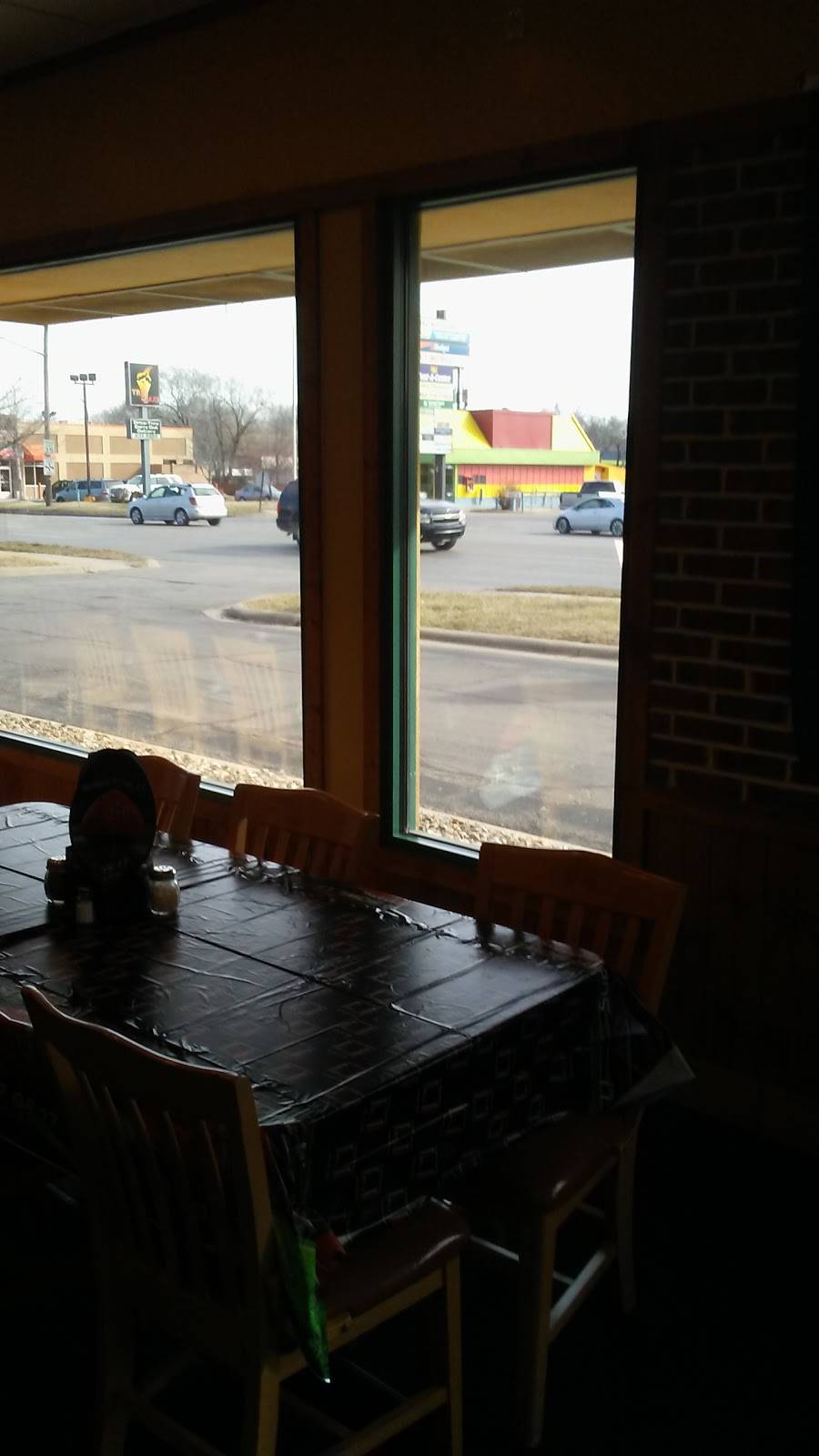 Pizza Hut | meal takeaway | 600 W 23rd St, Lawrence, KS 66046, USA | 7858433000 OR +1 785-843-3000