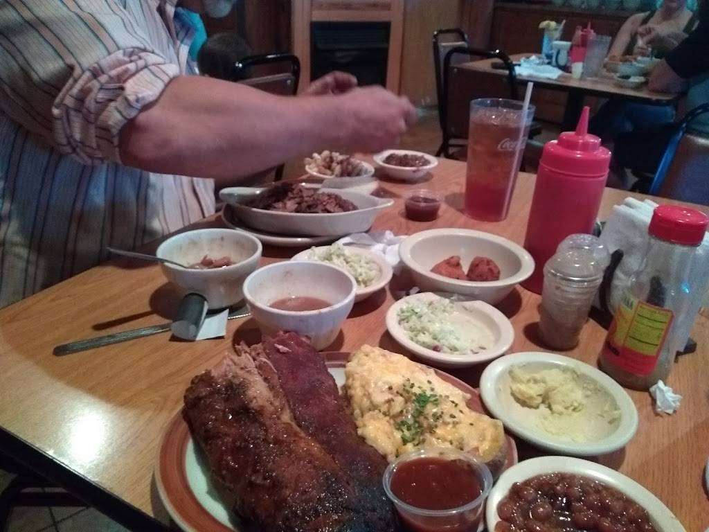 Muldrow’s Wagon Wheel Express | restaurant | 200 S Main St, Muldrow, OK 74948, USA | 9184270755 OR +1 918-427-0755