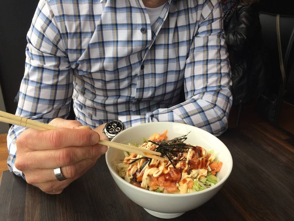 Sushi Shop | restaurant | 3750 Boulevard des Forges, Trois-Rivières, QC G8Y 4R2, Canada | 8193780808 OR +1 819-378-0808