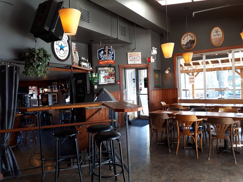 Bistro La Trinquette | restaurant | 290 Rue Champlain, Saint-Jean-sur-Richelieu, QC J3B 6W2, Canada | 4503491811 OR +1 450-349-1811