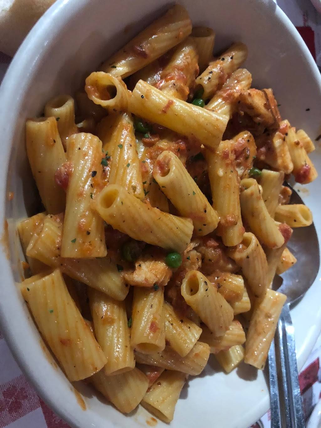 Buca di Beppo Italian Restaurant | restaurant | 6333 W 3rd St, Los Angeles, CA 90036, USA | 3233706560 OR +1 323-370-6560