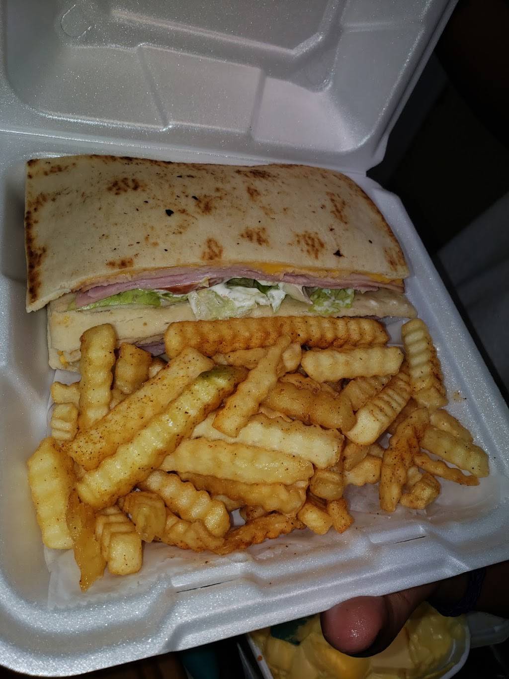 D and D s Grill | restaurant | 1702 Martin Luther King Jr Dr, Columbus, MS 39701, USA | 6627980089 OR +1 662-798-0089