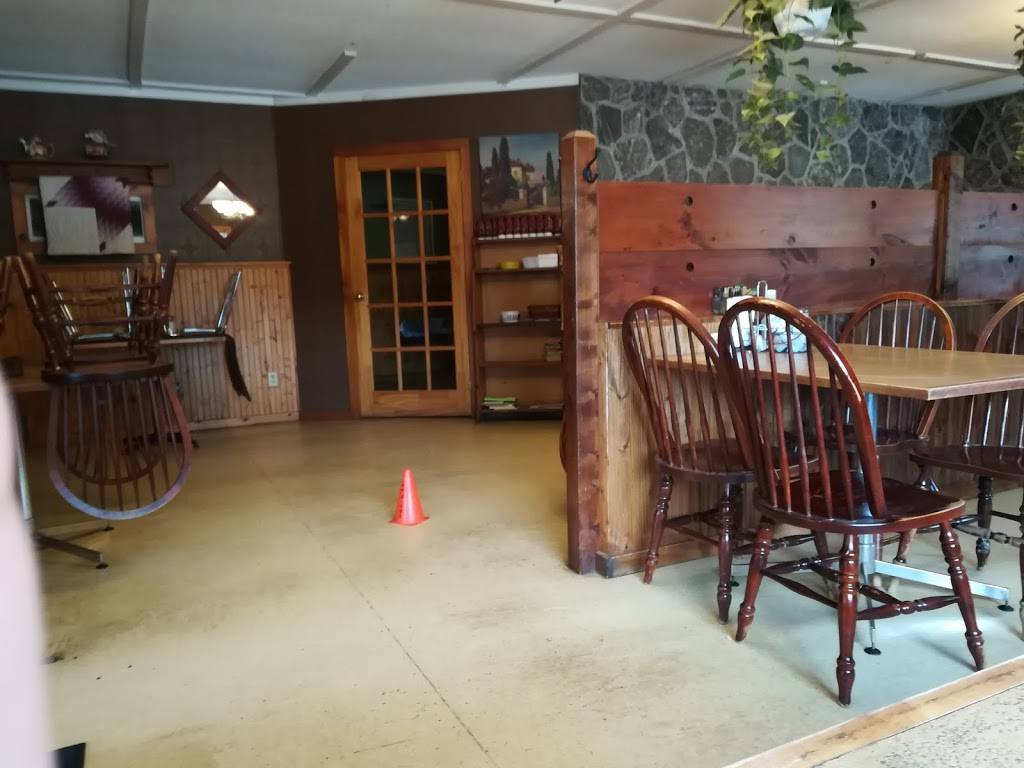 Barbs Family Restaurant | restaurant | 68 Main St S, Milverton, ON N0K 1M0, Canada | 5195958959 OR +1 519-595-8959