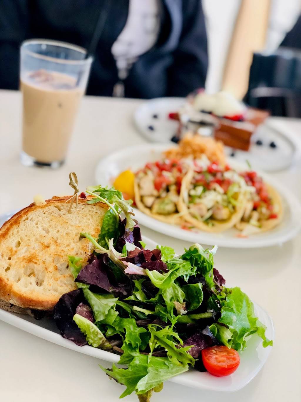 Society Kitchen | restaurant | 2901 Ocean Park Blvd #123, Santa Monica, CA 90405, USA | 3104524400 OR +1 310-452-4400