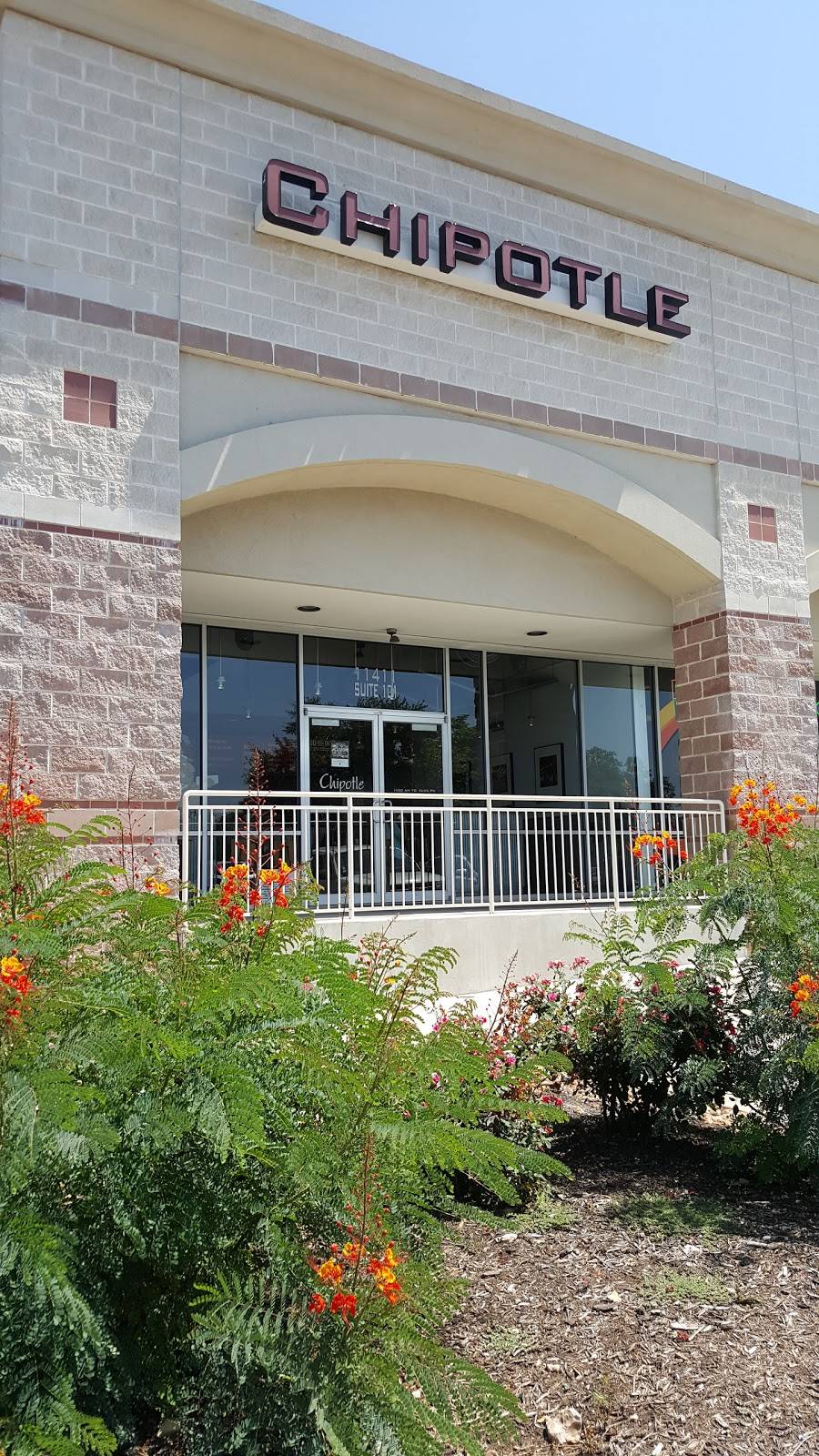 Chipotle Mexican Grill | restaurant | 11411 Bandera Rd Ste 101, San Antonio, TX 78250, USA | 2105202027 OR +1 210-520-2027