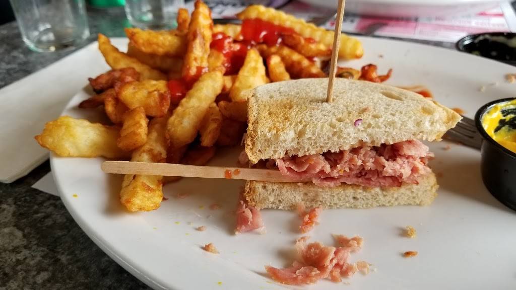 Restaurant Chez Ti-Poil | restaurant | 392 Rte 153, Saint-Tite, QC G0X 3H0, Canada | 4183656680 OR +1 418-365-6680