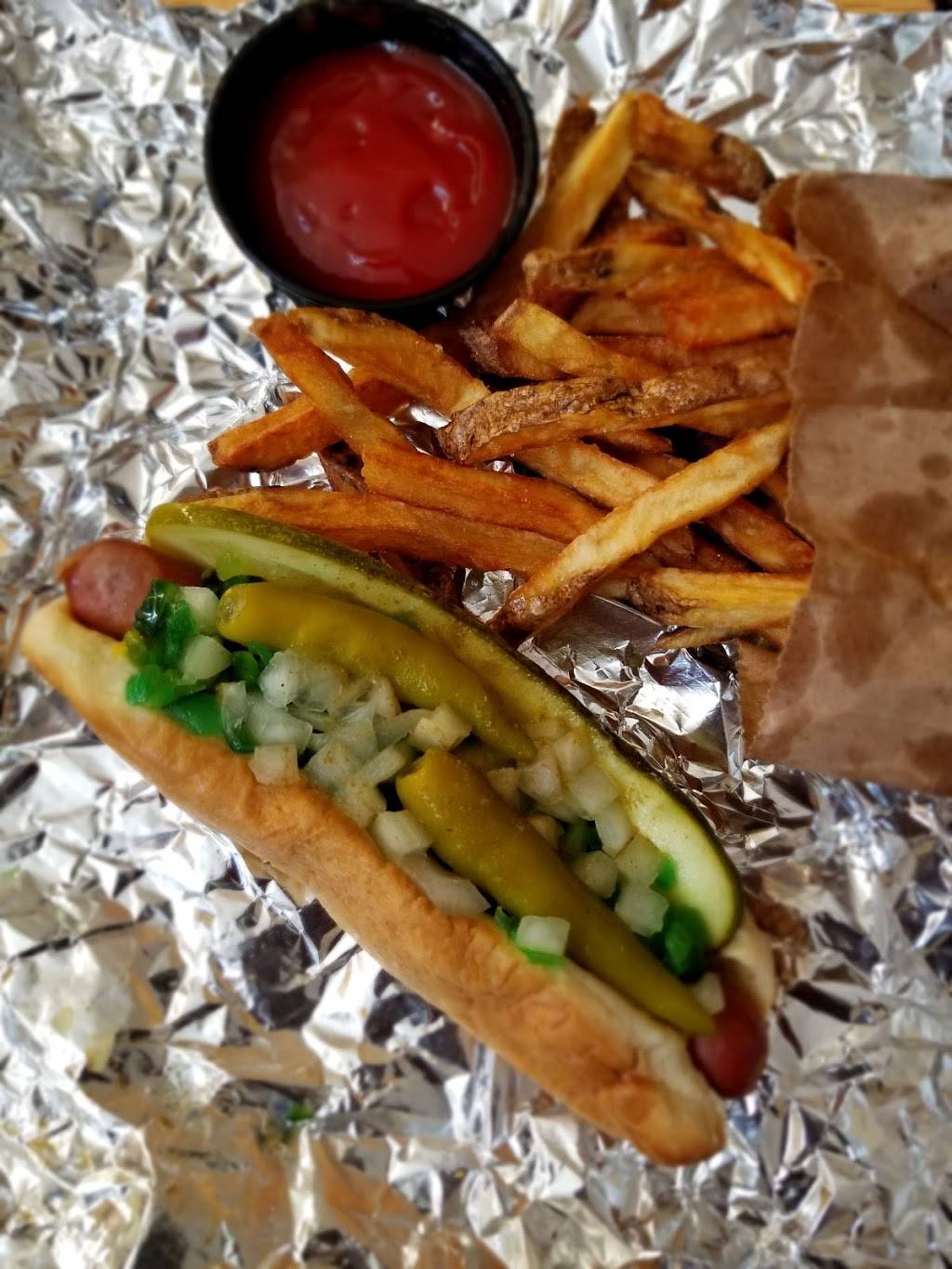 Chicago Hot Dogs | restaurant | 3960 Northlake Blvd, Palm Beach Gardens, FL 33403, USA | 5614699505 OR +1 561-469-9505