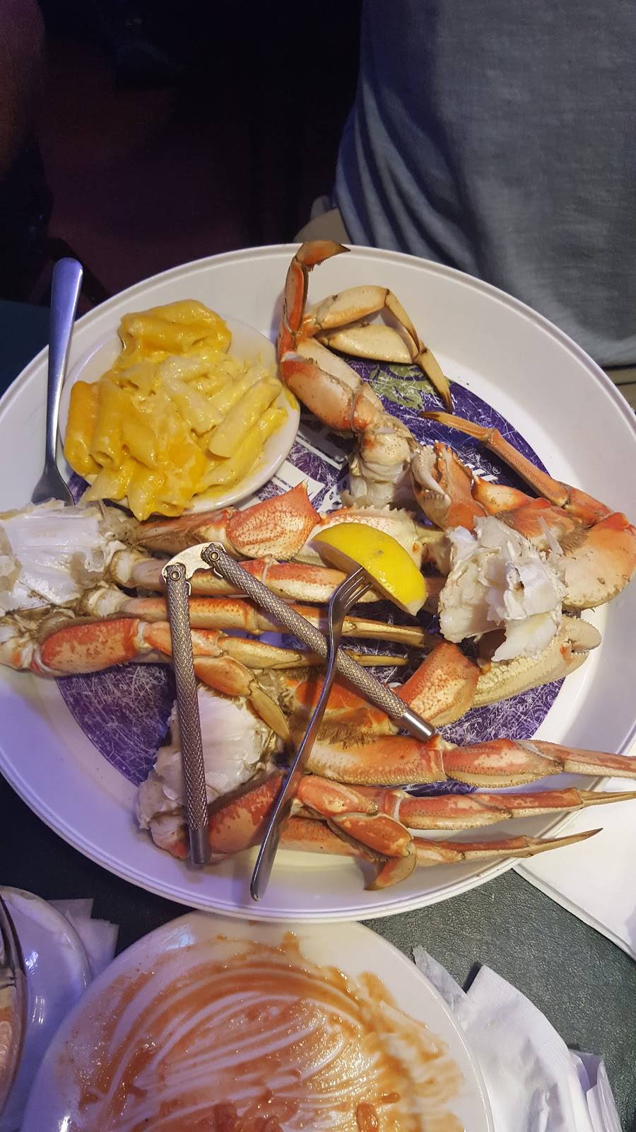 Jack Dempseys Restaurant | restaurant | 738 Poland Ave, New Orleans, LA 70117, USA | 5049439914 OR +1 504-943-9914