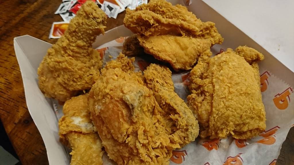 Popeyes Louisiana Kitchen | meal takeaway | 1375 Huron Church Rd, Windsor, ON N9C 2B4, Canada | 5192563200 OR +1 519-256-3200