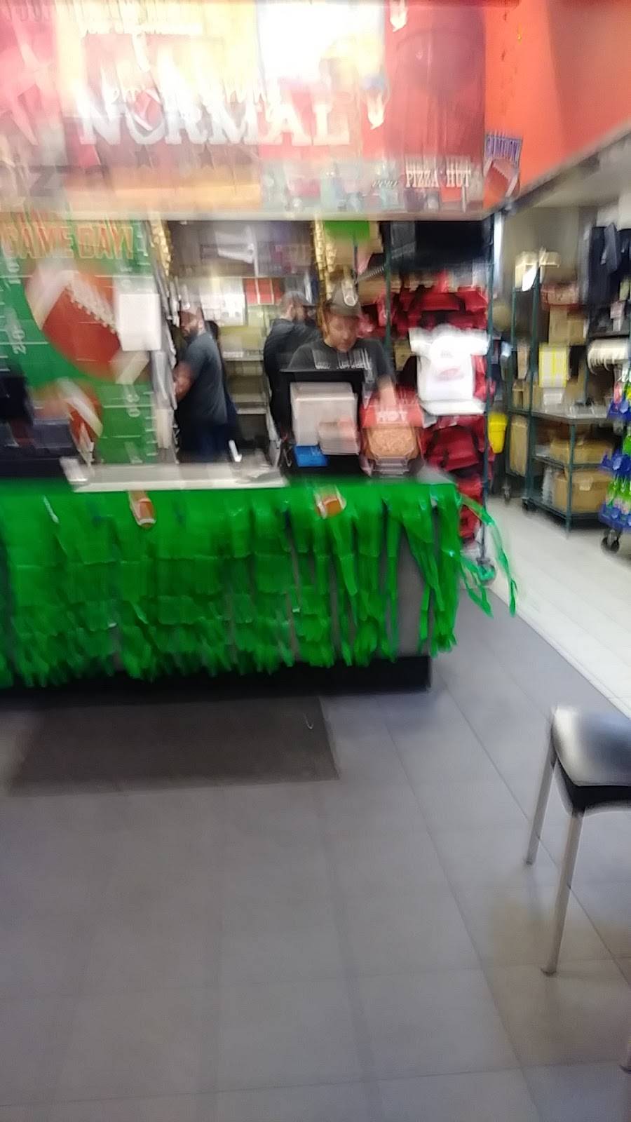 Pizza Hut | restaurant | 1700 Parkway Plaza Dr Unit #1, Normal, IL 61761, USA | 3098884990 OR +1 309-888-4990