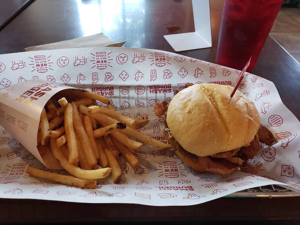 Smashburger | restaurant | 10830 E 71st St, Tulsa, OK 74133, USA | 9183070380 OR +1 918-307-0380
