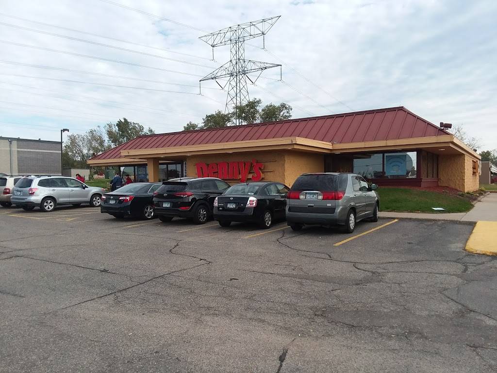 Dennys | restaurant | 3050 White Bear Ave, Maplewood, MN 55109, USA | 6517776497 OR +1 651-777-6497