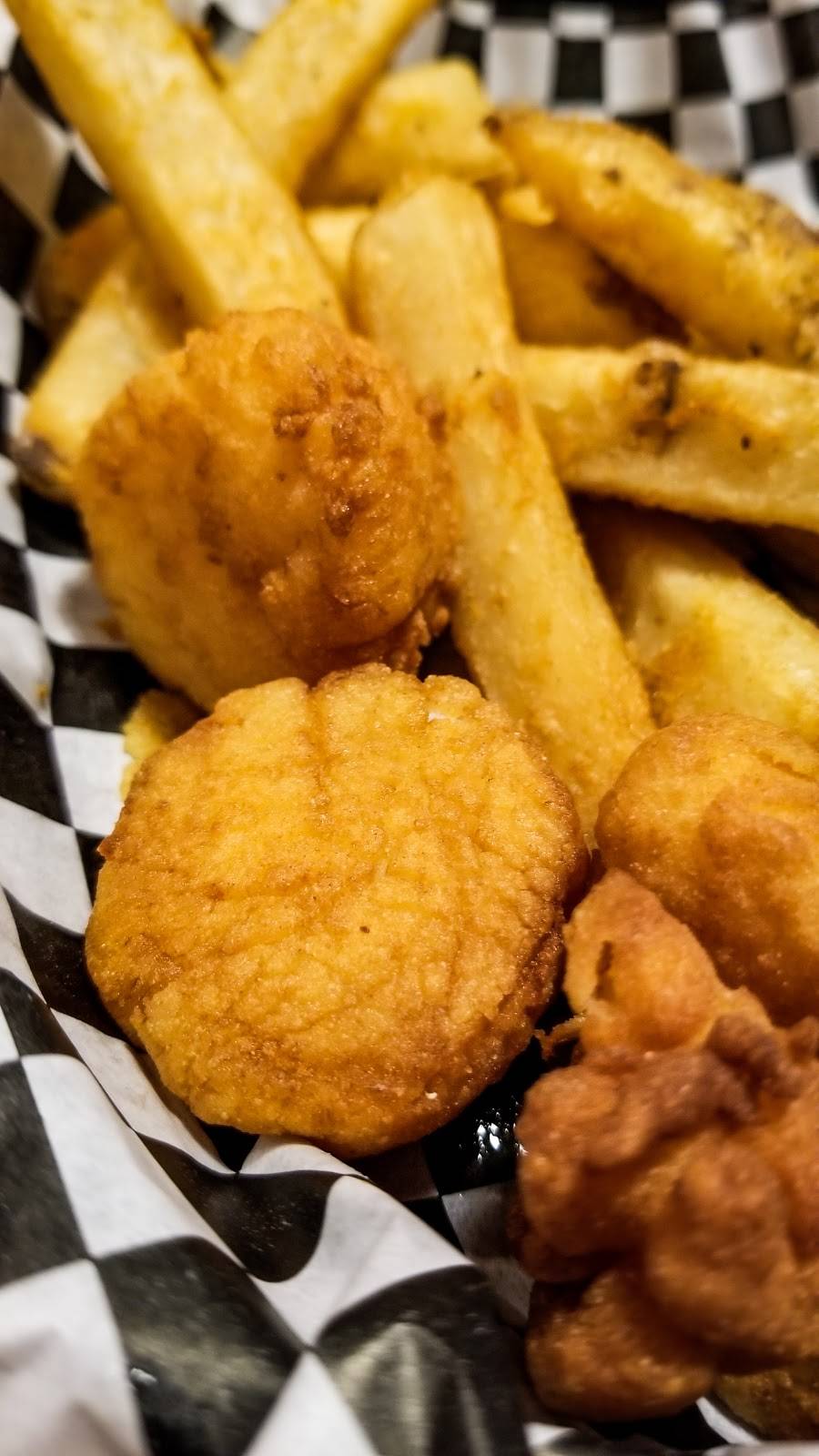 McSeagull’s Restaurant | restaurant | 14 Wharf St, Boothbay Harbor, ME 04538, USA | 2076335900 OR +1 207-633-5900