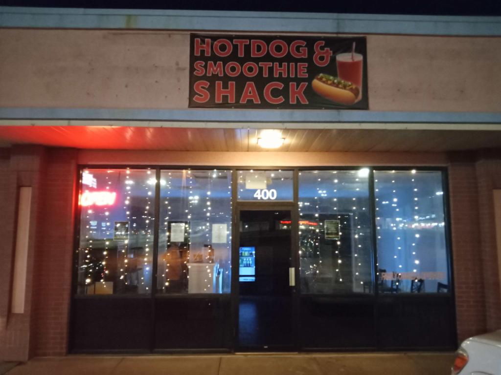 HotDog & Smoothie Shack | restaurant | 5938 SW 17th St SUITE 400, Topeka, KS 66604, USA | 7855062690 OR +1 785-506-2690