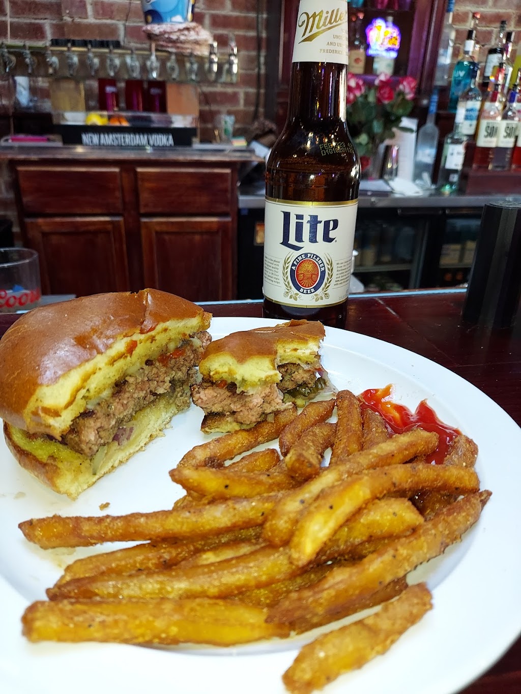 Opies Bar & Grill | restaurant | 158 N Broad St, Galesburg, IL 61401, USA | 3093152112 OR +1 309-315-2112