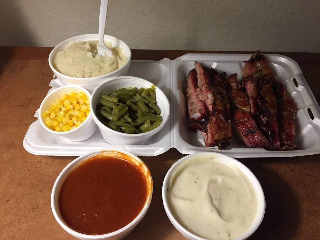 Snogas Bbq | restaurant | 2567 Goliad Rd, San Antonio, TX 78223, USA | 2103336162 OR +1 210-333-6162
