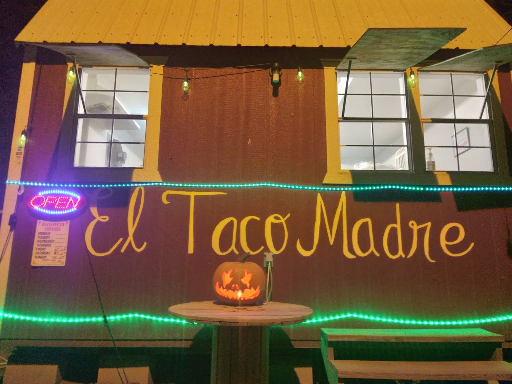 El Taco Madre | restaurant | 716 Evans St, Uvalde, TX 78801, USA | 8302751217 OR +1 830-275-1217