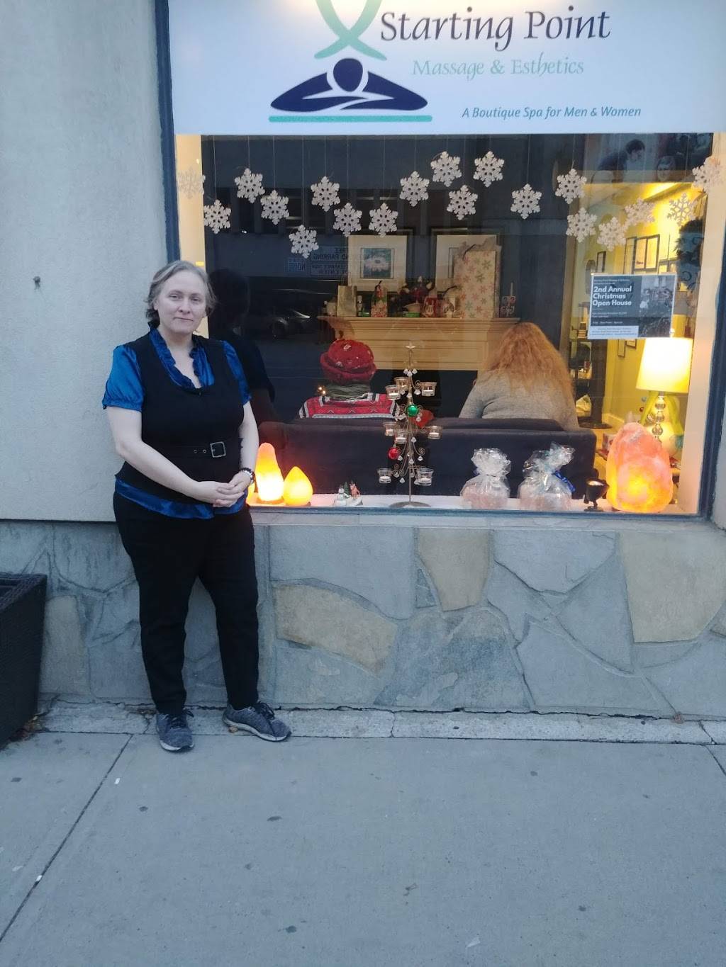 Viva Burritos | restaurant | 12 Centre St N, Oshawa, ON L1G 1A5, Canada | 9052408482 OR +1 905-240-8482