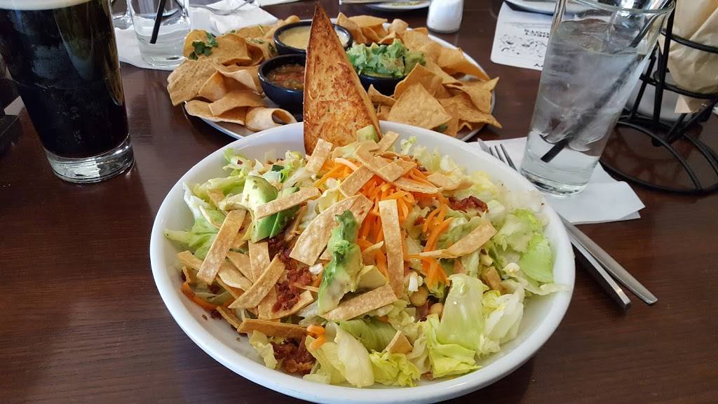 Bar Louie - Downtown Oak Park | night club | 1122 Lake St, Oak Park, IL 60301, USA | 7087253300 OR +1 708-725-3300