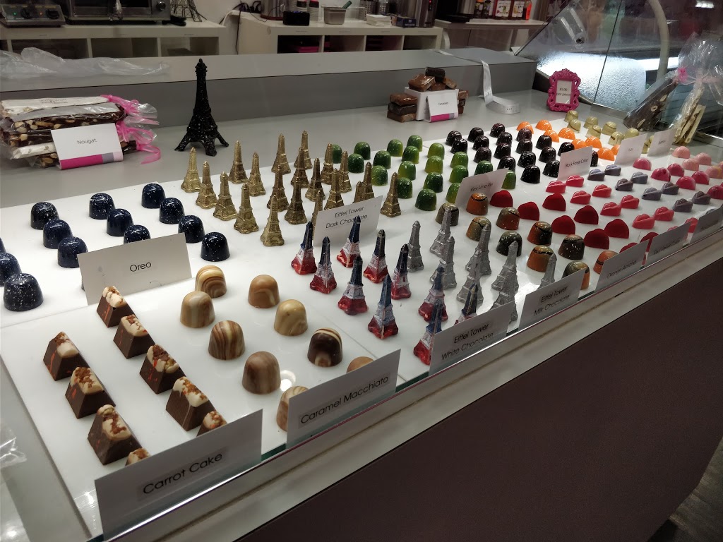 Le Macaron French Pastries | bakery | Countryside Mall, 27001 US Hwy 19 N #2002, Clearwater, FL 33761, USA | 7273154901 OR +1 727-315-4901