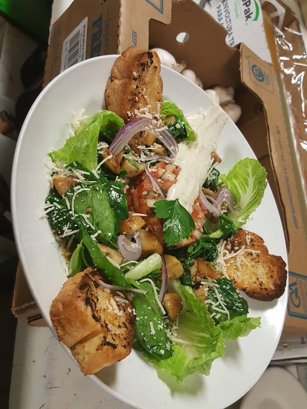 Fox Hole Tap And Pizzeria | restaurant | 3308 W Elm St, McHenry, IL 60050, USA | 8153856710 OR +1 815-385-6710